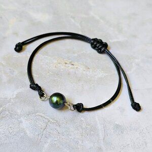 Unisex Black Pearl Bracelet in Black Cord